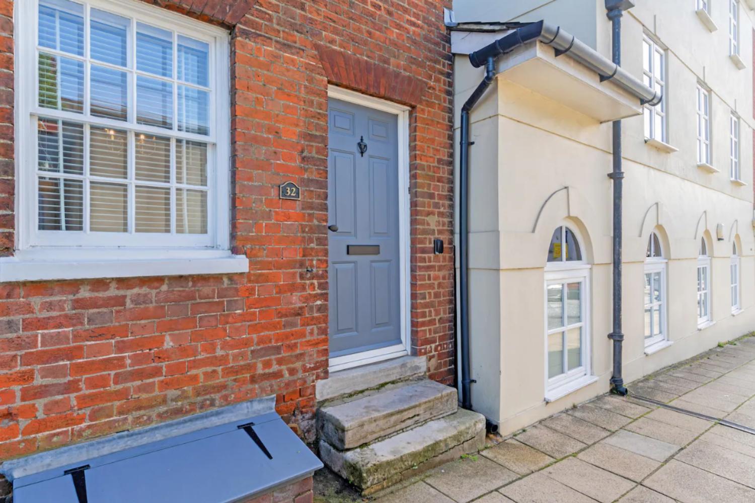 2 Bedrooms Stunning Westgate Cottage Retreat, Central Winchester, Free On-Street Parking Permit, With Garden Close To Cathedral - Sleeps 6, Pets Are Welcome, Summer Special Offer! - By Blue Puffin Stays Kültér fotó