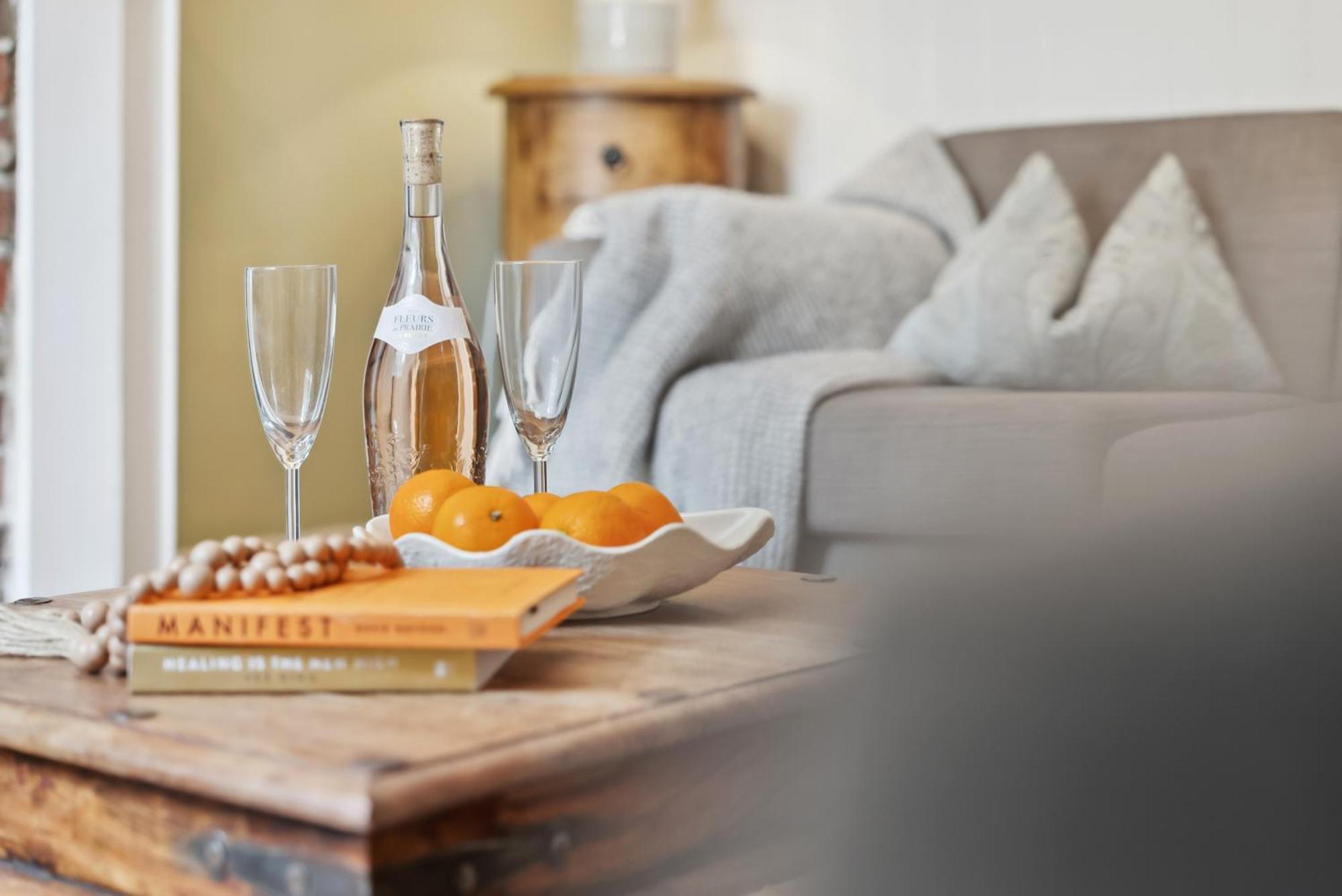 2 Bedrooms Stunning Westgate Cottage Retreat, Central Winchester, Free On-Street Parking Permit, With Garden Close To Cathedral - Sleeps 6, Pets Are Welcome, Summer Special Offer! - By Blue Puffin Stays Kültér fotó