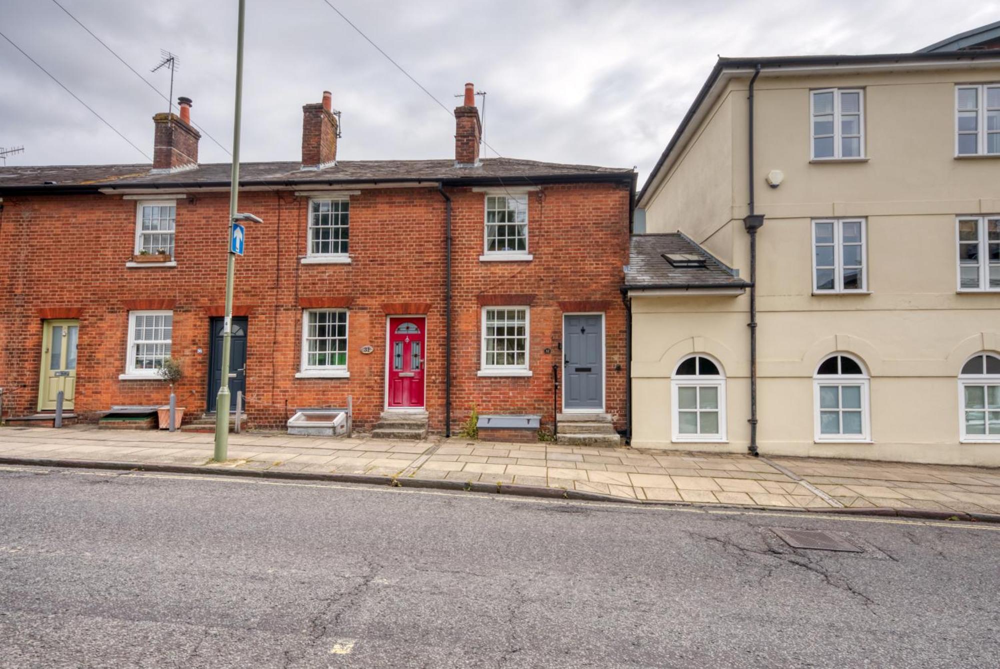 2 Bedrooms Stunning Westgate Cottage Retreat, Central Winchester, Free On-Street Parking Permit, With Garden Close To Cathedral - Sleeps 6, Pets Are Welcome, Summer Special Offer! - By Blue Puffin Stays Kültér fotó